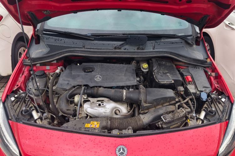 Used Mercedes-Benz B-Class 2018 B 200 Fashion Model Engine Bay