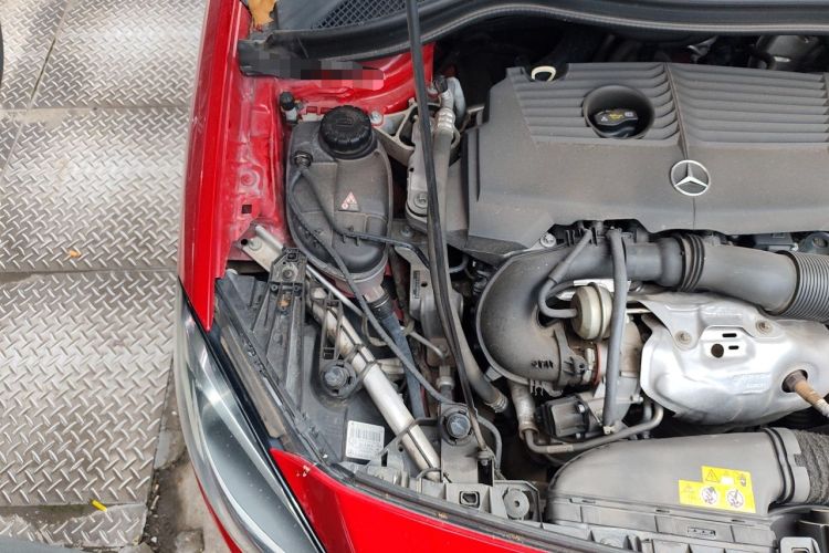 Used Mercedes-Benz B-Class 2018 B 200 Sport Edition Engine Bay Right