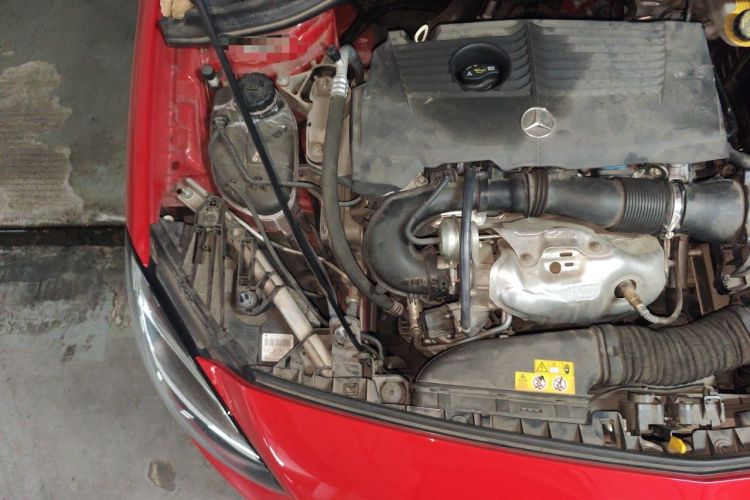 Used Mercedes-Benz B-Class 2018 B 200 Sport Edition Engine Bay Right