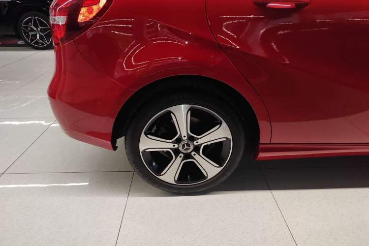 Used Mercedes-Benz B-Class 2018 B 200 Fashion Model Exterior 8