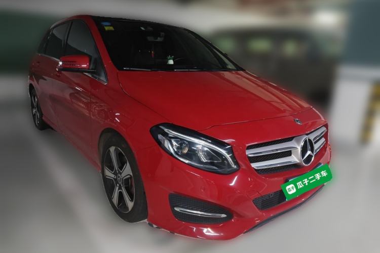 Used Mercedes-Benz B-Class 2018 B 200 Fashion Model Front Right 45 Deg
