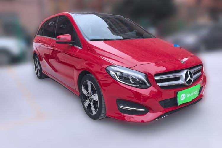 Used Mercedes-Benz B-Class 2018 B 200 Fashion Model Front Right 45 Deg