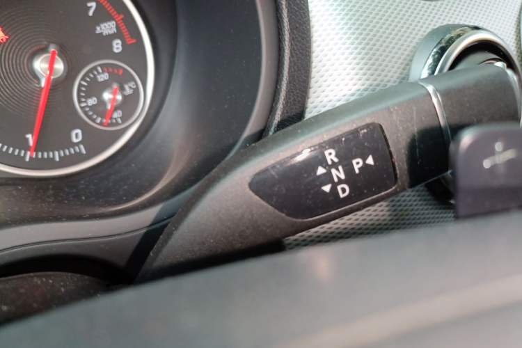 Used Mercedes-Benz B-Class 2018 B 200 Sport Edition Gear Lever