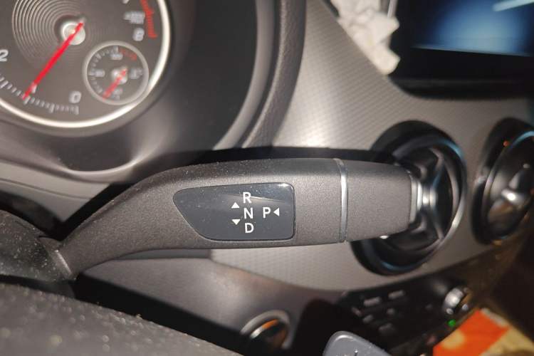Used Mercedes-Benz B-Class 2018 B 200 Fashion Model Gear Lever