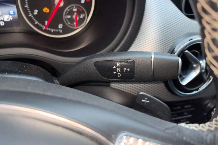 Used Mercedes-Benz B-Class 2018 B 200 Fashion Model Gear Lever