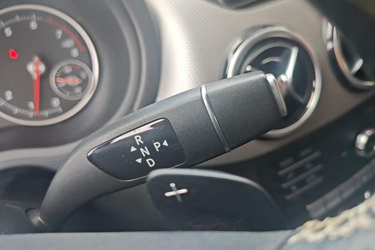 Used Mercedes-Benz B-Class 2018 B 200 Sport Edition Gear Lever