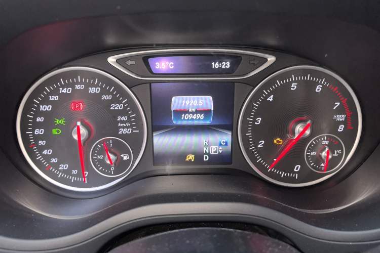 Used Mercedes-Benz B-Class 2018 B 200 Fashion Model Instrument Cluster