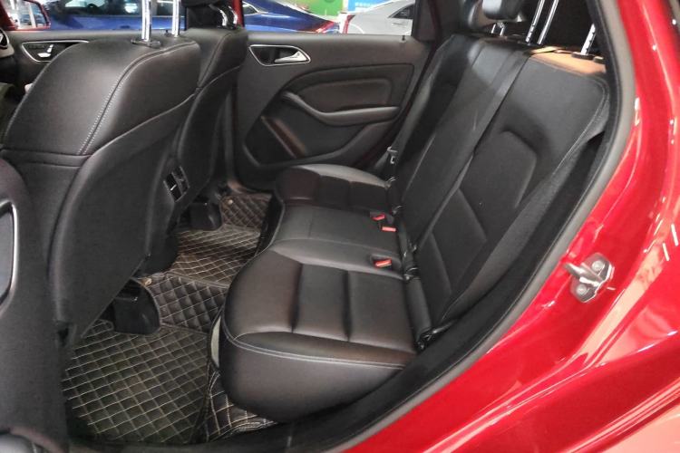 Used Mercedes-Benz B-Class 2018 B 200 Fashion Model Interior 4