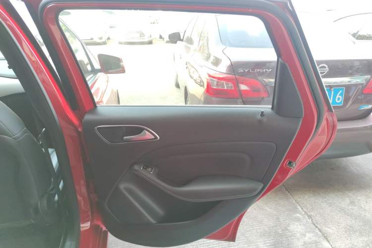 Used Mercedes-Benz B-Class 2018 B 200 Sport Edition Interior 6