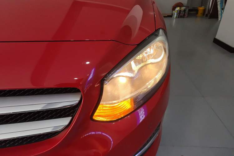 Used Mercedes-Benz B-Class 2018 B 200 Sport Edition Left Front Headlight