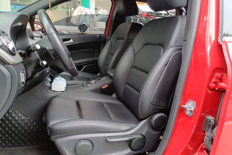 Used Mercedes-Benz B-Class 2018 B 200 Sport Edition Left Front Seat