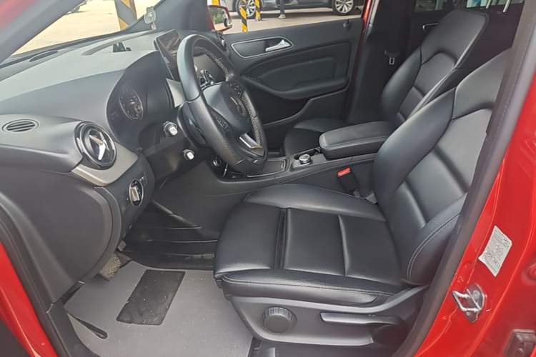 Used Mercedes-Benz B-Class 2018 B 200 Sport Edition Left Front Seat