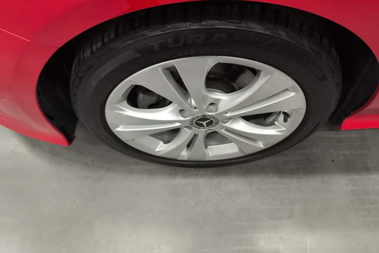 Used Mercedes-Benz B-Class 2018 B 200 Sport Edition Left Front Wheel Hub