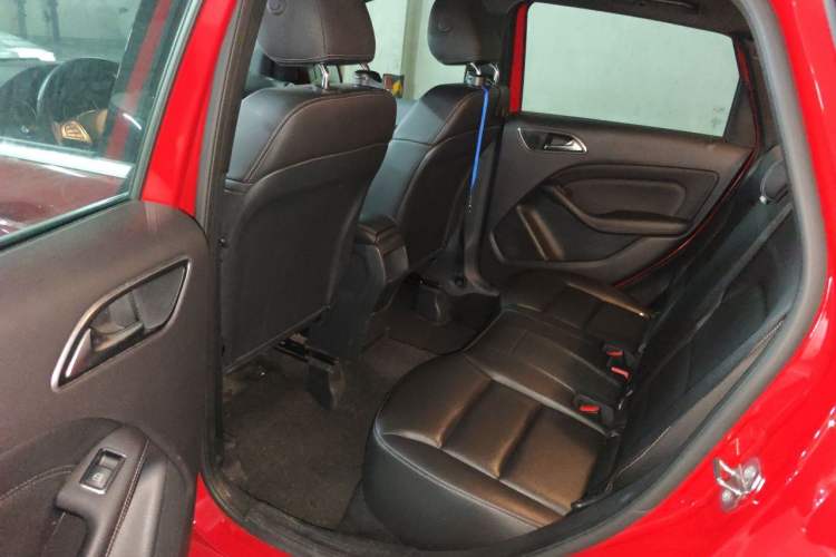 Used Mercedes-Benz B-Class 2018 B 200 Sport Edition Left Rear Seat