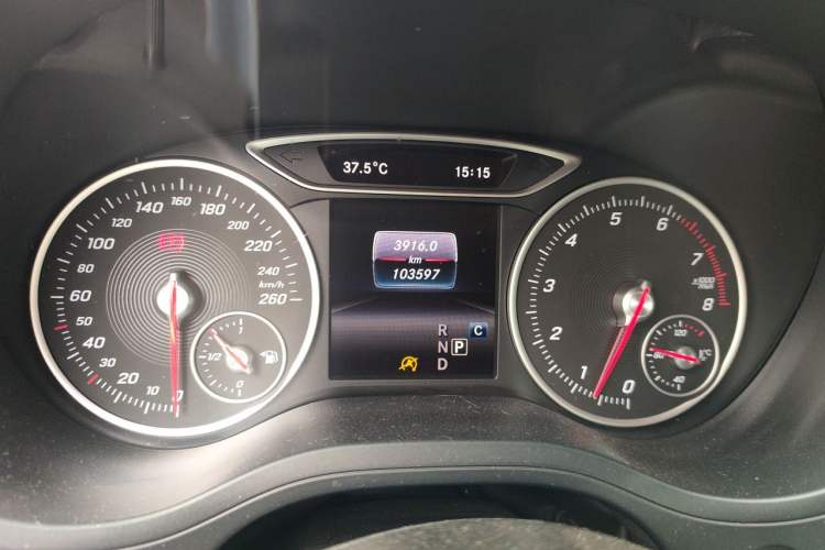 Used Mercedes-Benz B-Class 2018 B 200 Sport Edition Odometer Close Up
