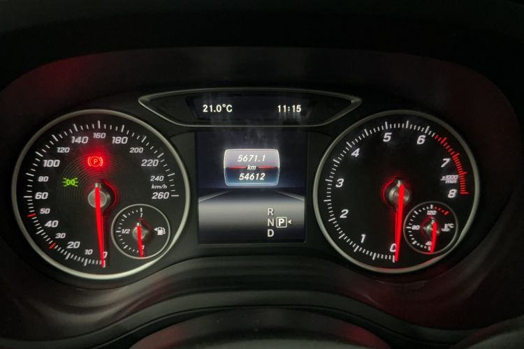 Used Mercedes-Benz B-Class 2018 B 200 Sport Edition Odometer Close Up