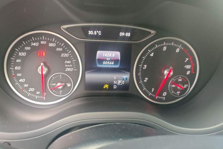 Used Mercedes-Benz B-Class 2018 B 200 Sport Edition Odometer Close Up