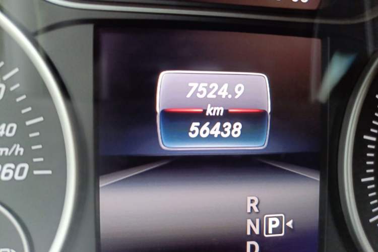 Used Mercedes-Benz B-Class 2018 B 200 Sport Edition Odometer Close Up