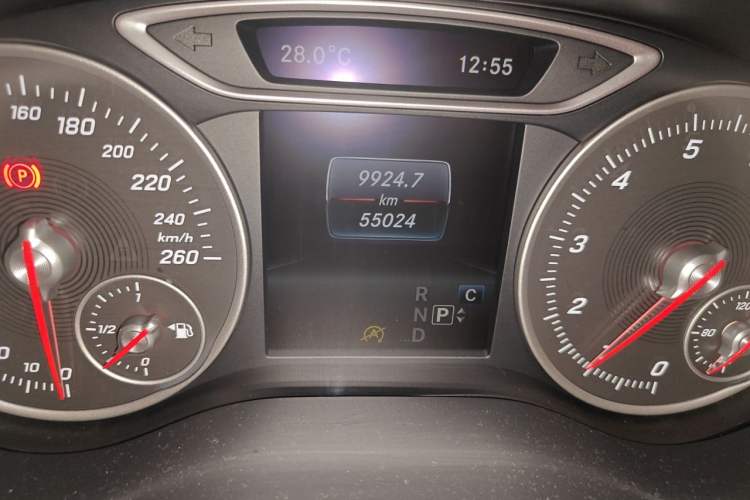 Used Mercedes-Benz B-Class 2018 B 200 Fashion Model Odometer Close Up