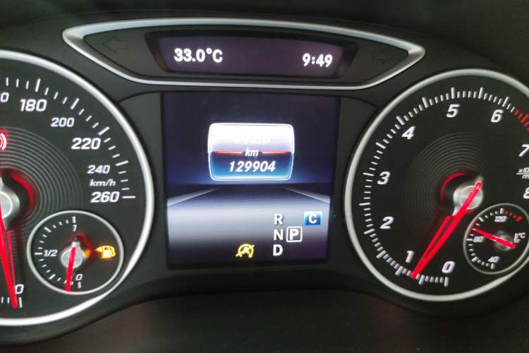 Used Mercedes-Benz B-Class 2018 B 200 Sport Edition Odometer Close Up