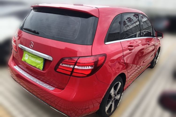 Used Mercedes-Benz B-Class 2018 B 200 Fashion Model Rear Right 45 Deg