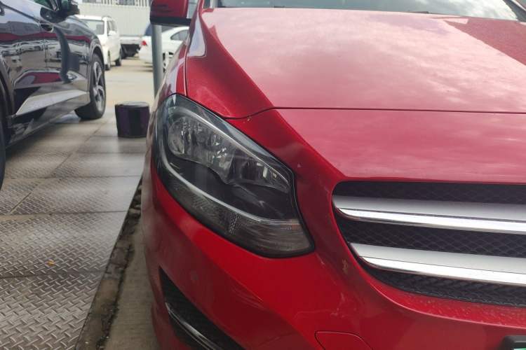 Used Mercedes-Benz B-Class 2018 B 200 Sport Edition Right Front Headlight
