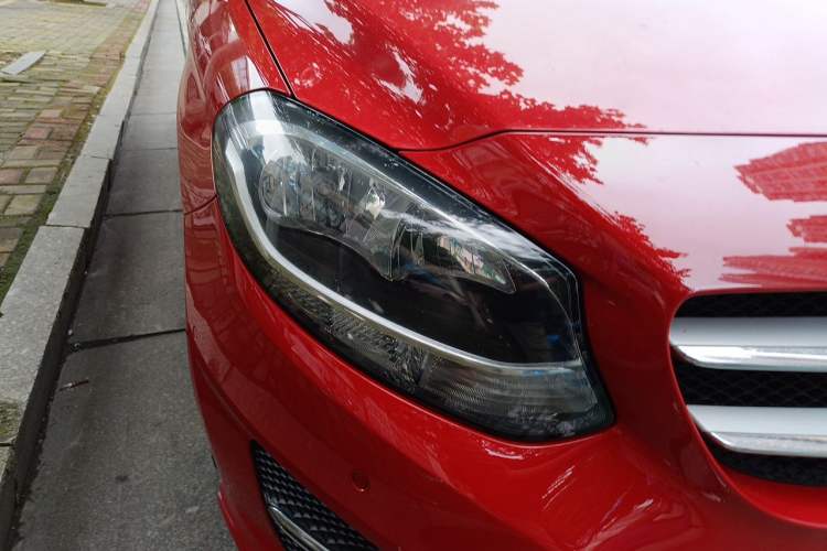 Used Mercedes-Benz B-Class 2018 B 200 Sport Edition Right Front Headlight