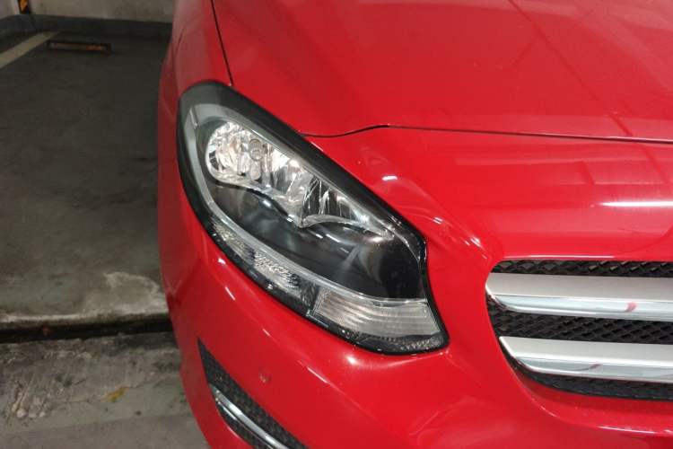 Used Mercedes-Benz B-Class 2018 B 200 Sport Edition Right Front Headlight