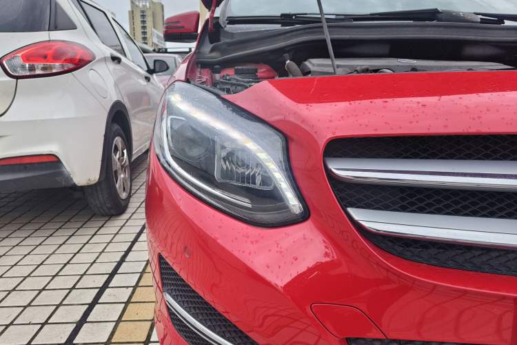 Used Mercedes-Benz B-Class 2018 B 200 Fashion Model Right Front Headlight
