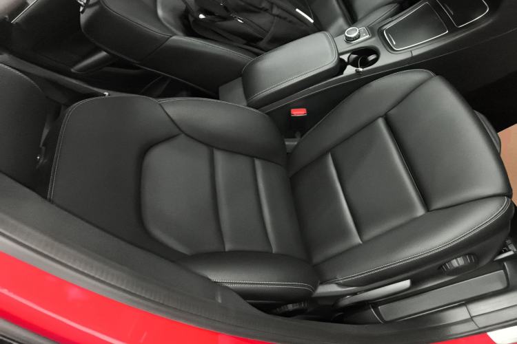 Used Mercedes-Benz B-Class 2018 B 200 Sport Edition Right Front Seat
