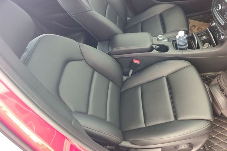 Used Mercedes-Benz B-Class 2018 B 200 Sport Edition Right Front Seat