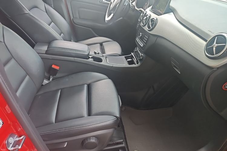 Used Mercedes-Benz B-Class 2018 B 200 Sport Edition Right Front Seat