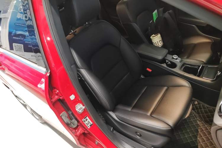Used Mercedes-Benz B-Class 2018 B 200 Fashion Model Right Front Seat