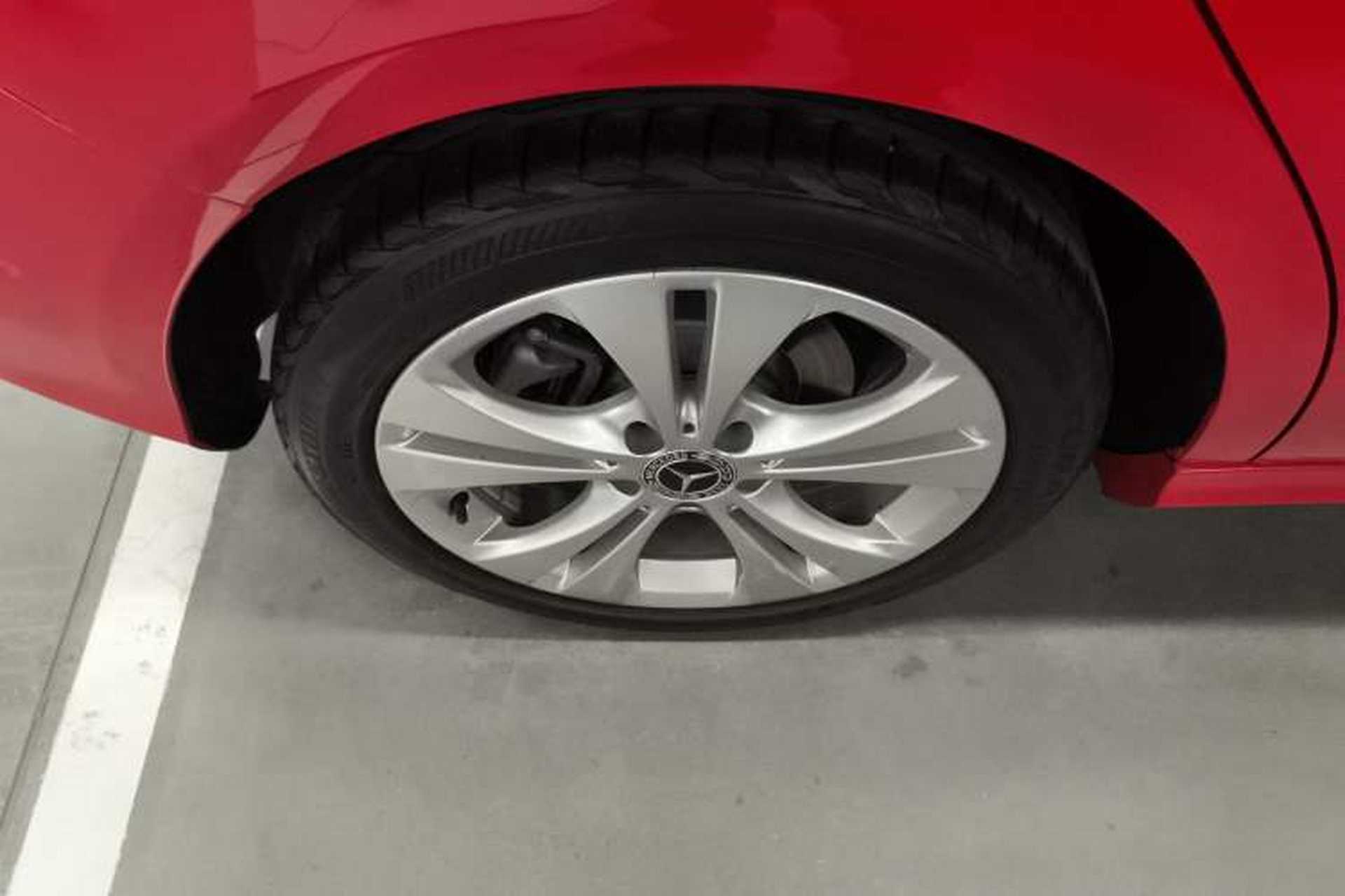 Used Mercedes-Benz B-Class 2018 B 200 Sport Edition Right Rear Wheel Hub