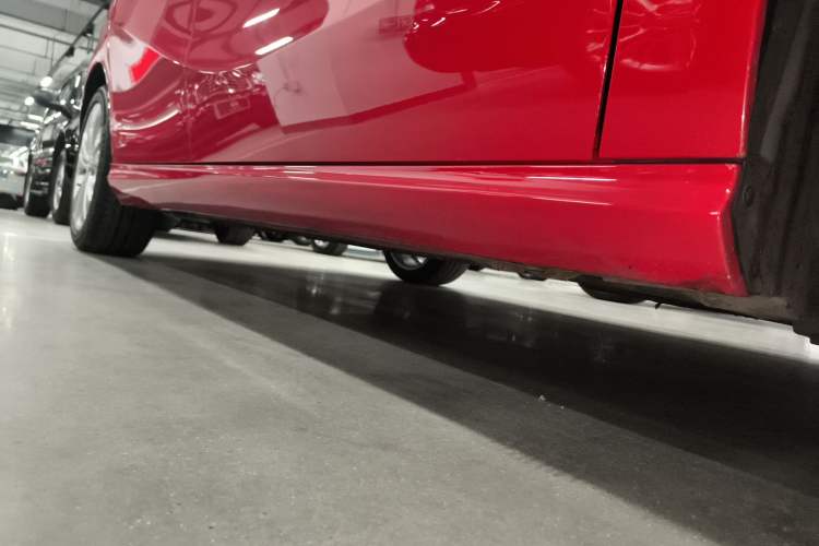 Used Mercedes-Benz B-Class 2018 B 200 Sport Edition Right Side Sill