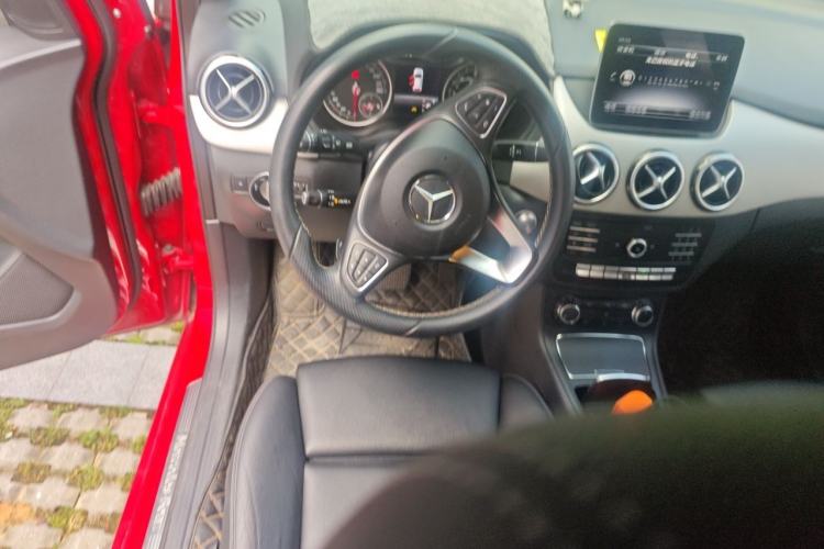 Used Mercedes-Benz B-Class 2018 B 200 Sport Edition Steering Wheel