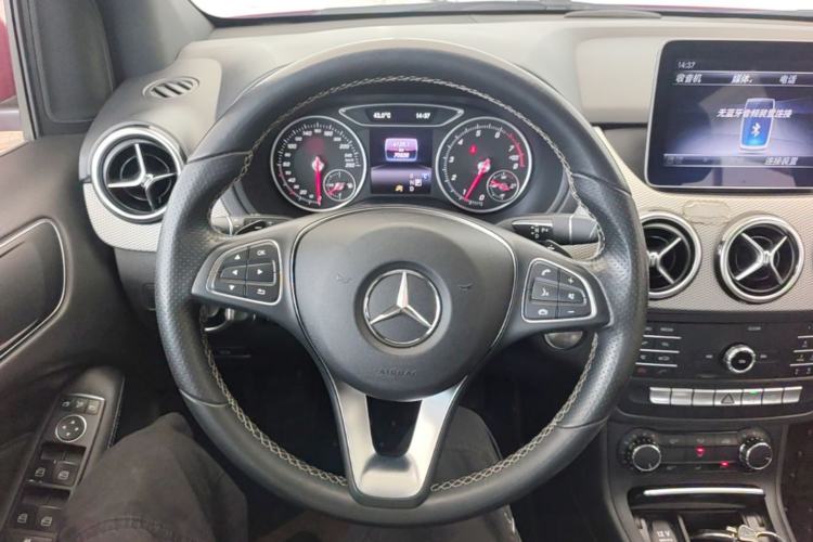 Used Mercedes-Benz B-Class 2018 B 200 Sport Edition Steering Wheel
