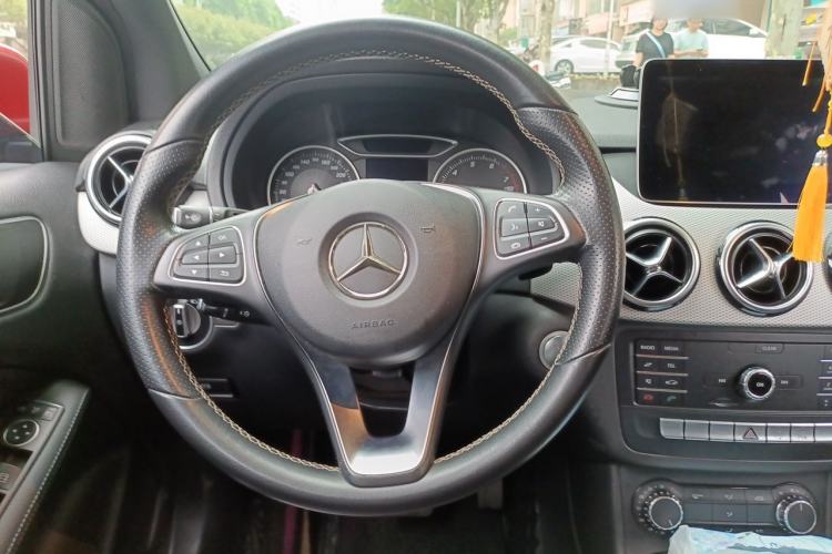 Used Mercedes-Benz B-Class 2018 B 200 Sport Edition Steering Wheel