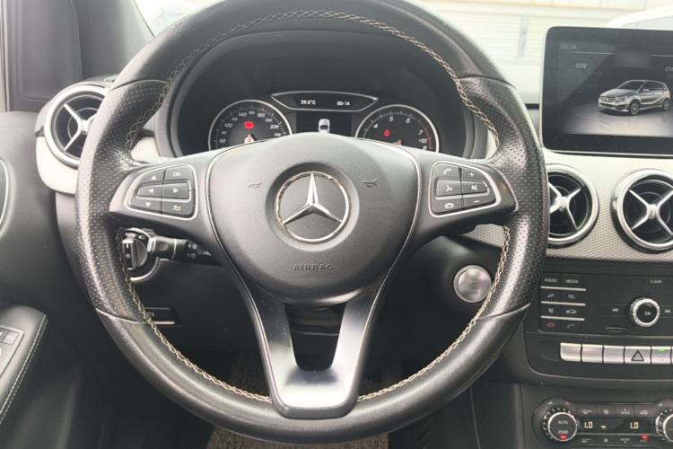 Used Mercedes-Benz B-Class 2018 B 200 Fashion Model Steering Wheel