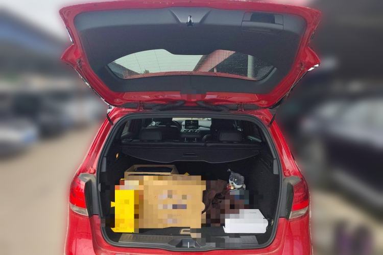 Used Mercedes-Benz B-Class 2018 B 200 Sport Edition Trunk