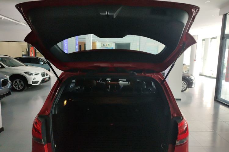 Used Mercedes-Benz B-Class 2018 B 200 Sport Edition Trunk