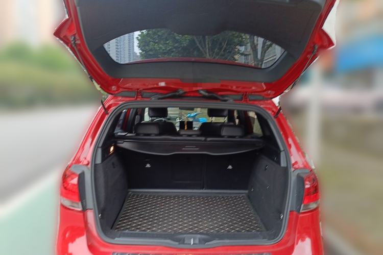 Used Mercedes-Benz B-Class 2018 B 200 Sport Edition Trunk