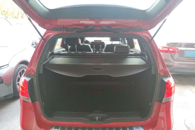 Used Mercedes-Benz B-Class 2018 B 200 Sport Edition Trunk