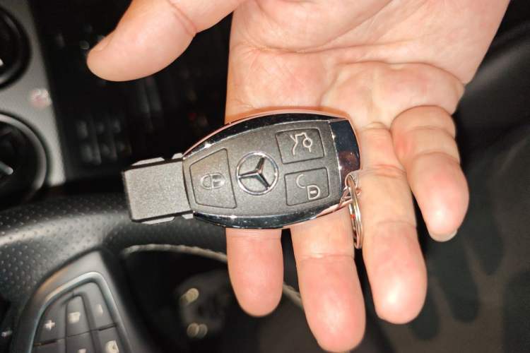 Used Mercedes-Benz B-Class 2018 B 200 Sport Edition Vehicle Key