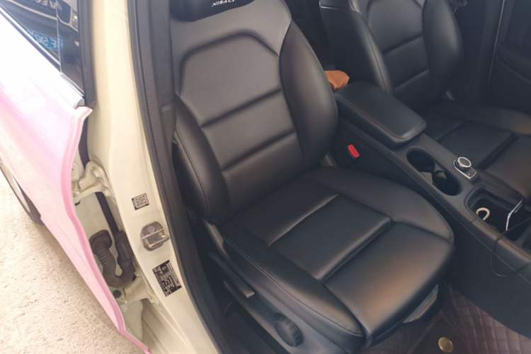 Used Mercedes-Benz B-Class 2018 B 200 Sport Edition Right Front Seat