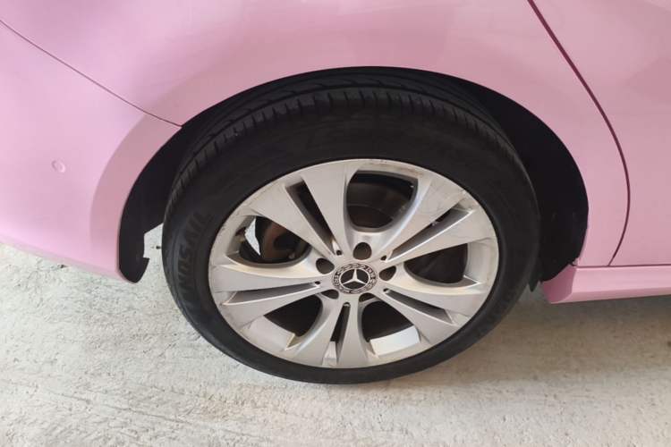 Used Mercedes-Benz B-Class 2018 B 200 Sport Edition Right Rear Wheel Hub