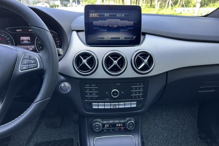 Used Mercedes-Benz B-Class 2018 B 200 Fashion Model Audio And AC Panel