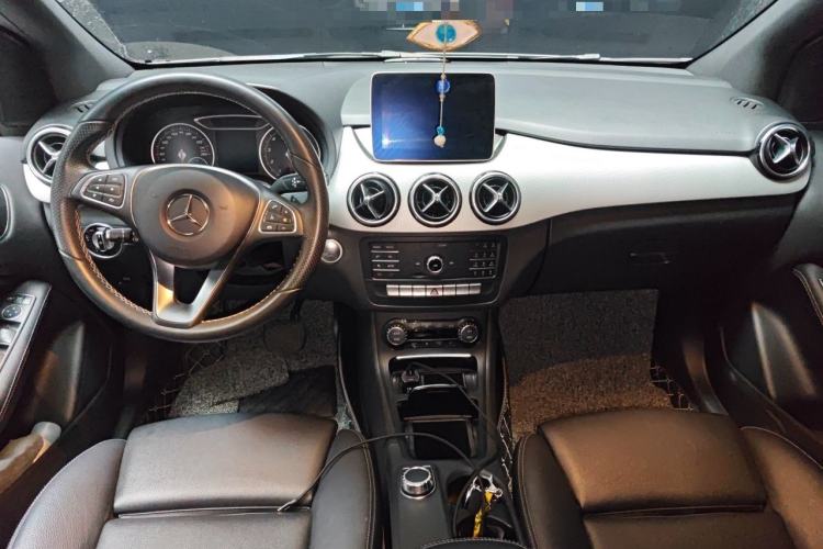 Used Mercedes-Benz B-Class 2018 B 200 Fashion Model Center Console