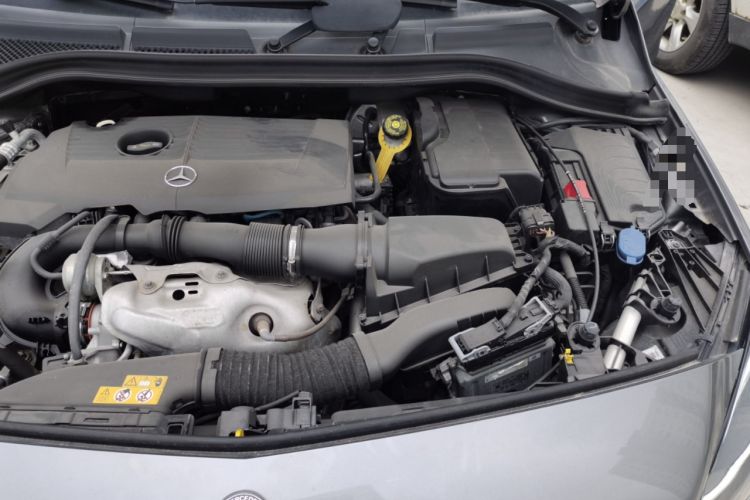 Used Mercedes-Benz B-Class 2018 B 200 Sport Edition Engine Bay Left