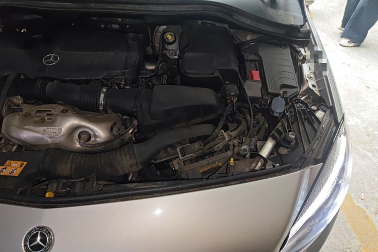 Used Mercedes-Benz B-Class 2018 B 200 Fashion Model Engine Bay Left